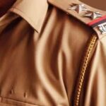 पुलिसकर्मी 'राउडी रथोर' बन रहे थे, प्यार करने वाले जोड़े पर बदमाशी, बाहर आया!