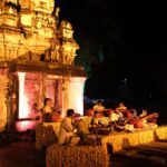 प्रोक्रिति फाउंडेशन के पवित्र संगीत के त्योहार के अंदर