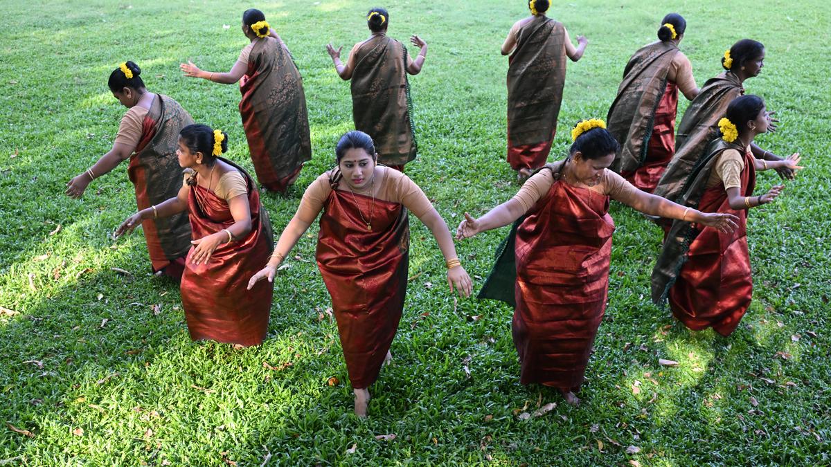 फुगुडो, केरल ‘कुडुम्बी समुदाय का एक नृत्य रूप, जो कोच्चि में और उसके आसपास अभ्यास किया गया है, पुनरुद्धार के मार्ग पर है