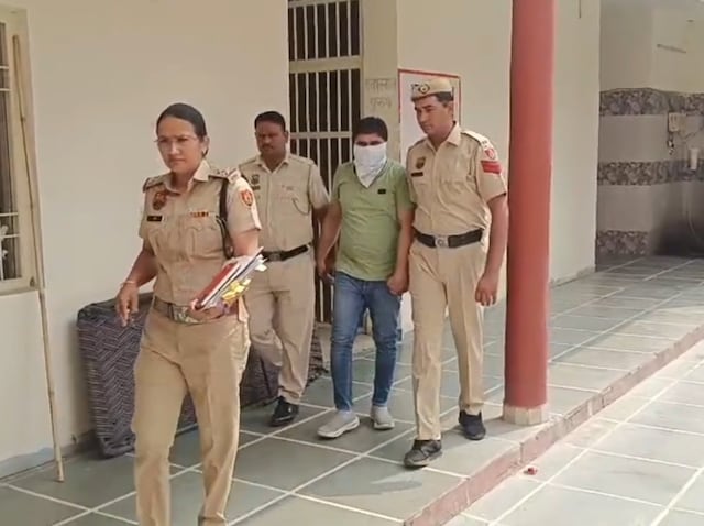 बंदूक की नोक पर रखा गया, अश्लील वीडियो बनाया ... माँ और बेटी के साथ बलात्कार करने का आरोपी