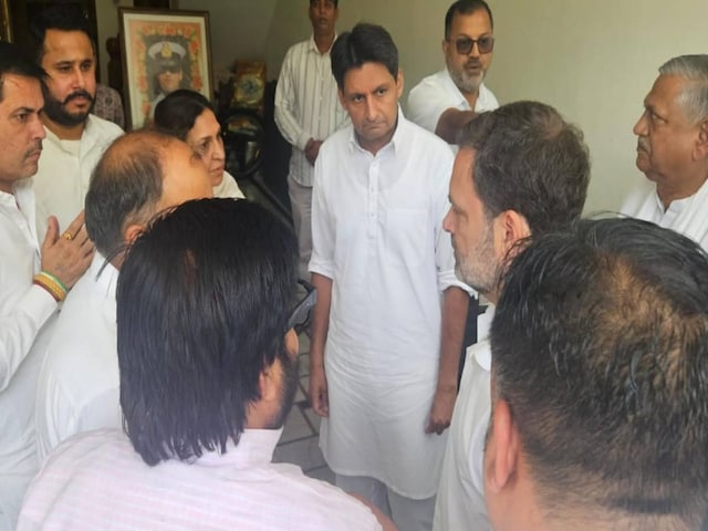 राहुल गांधी ने पाहलगाम हमले में मारे गए विनय नरवाल के परिवार से मुलाकात की