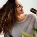 बेहतर बालों के लिए अपना रास्ता सपना: चमकदार ताले के लिए रात के टिप्स