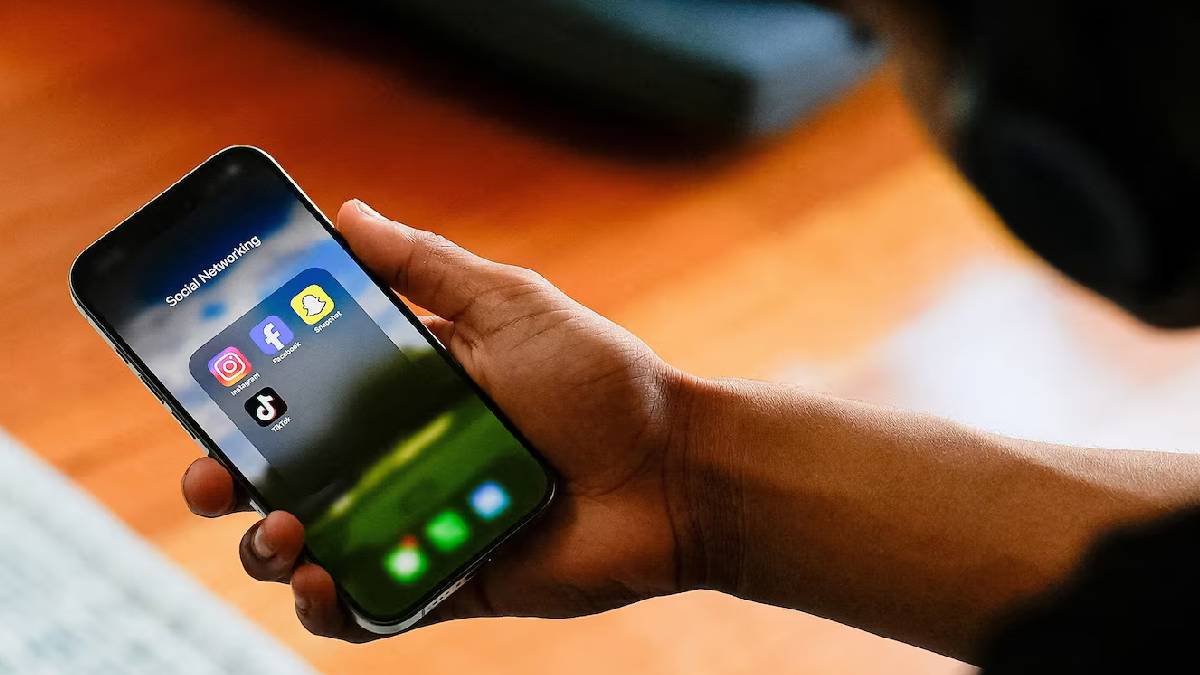 मरने के बाद आपके सोशल मीडिया, डिजिटल पदचिह्न का क्या होता है? यहां बताया गया है कि अपनी डिजिटल विरासत की योजना कैसे बनाई जाती है