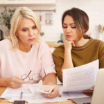 मातृ दिवस 2025: 5 वित्तीय नियोजन सबक अपनी माँ को पढ़ाने के लिए