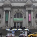 मेट गाला 2025 लाइव: शाहरुख खान पर सभी नजरें