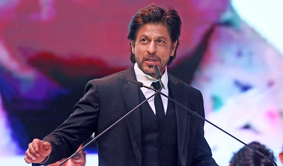 मेट गाला 2025: शाहरुख खान को फैशन डिजाइनर सब्यसाची डिजाइन किए गए कपड़े में देखा जाएगा