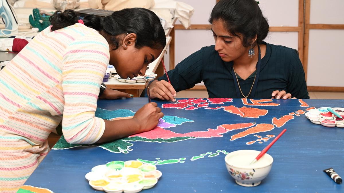 यह चेन्नई कला शो कोरोमैंडल तट के व्यापार आख्यानों की पड़ताल करता है