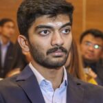 विश्व चैंपियन गुकेश नॉर्वे शतरंज के शुरुआती दौर में कार्लसेन पर ले जाने के लिए