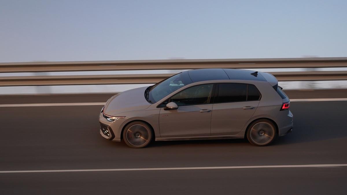 वोक्सवैगन गोल्फ GTI फर्स्ट ड्राइव रिव्यू: हॉट हैच हम इंतजार कर रहे हैं