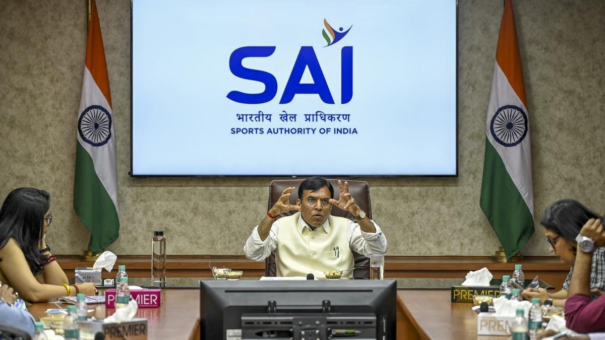 सरकार खेलों के लिए समर्थन बढ़ाती है, जिसका उद्देश्य राष्ट्रीय संघों को मजबूत करना है