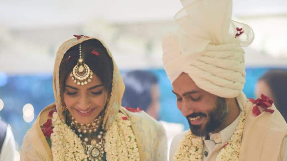 सोनम कपूर ने ‘अपने जीवन के प्यार’ आनंद आहूजा के लिए एक दिल दहला देने वाली सालगिरह नोट लिखा है