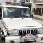 पत्नी चाय के साथ कमरे में पहुंची, पति के शरीर को देखने के बाद चिल्लाते हुए, बेटी भी गायब हो गई