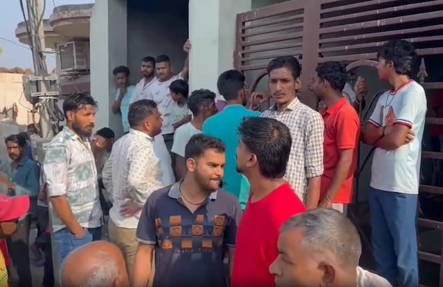 पिता को अपने पिता की बार -बार पढ़ाई के लिए पूछना पसंद नहीं था, एक हथौड़ा से मारा गया