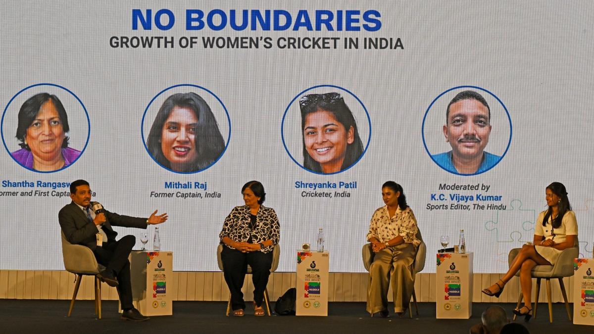 हिंदू हडल 2025: अनिश्चितता के गलियारे से स्थिरता तक: भारत में महिलाओं के क्रिकेट की वृद्धि का पता लगाना