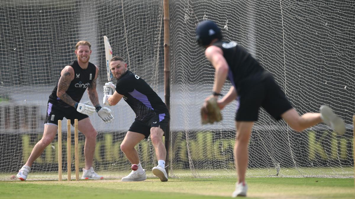 Bazball का सामना करने के एक पल का सामना करता है, भारत के परीक्षण और राख में राख के साथ