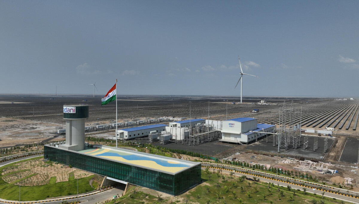 अडानी ग्रीन एनर्जी ने भारत की सबसे बड़ी 15,000 मेगावाट परिचालन क्षमता के साथ रिकॉर्ड बनाया