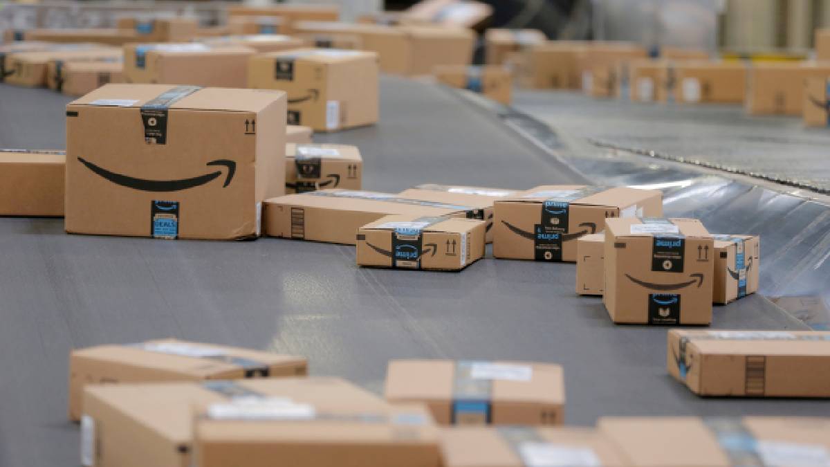 अमेज़ॅन स्टन ऑनलाइन दुकानदार: मंच पर रखे गए आदेशों पर अतिरिक्त शुल्क लागू करता है