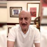 अहमदबाद विमान दुर्घटना: अनुपम खेर पीड़ितों और परिवारों के लिए संवेदना प्रदान करता है