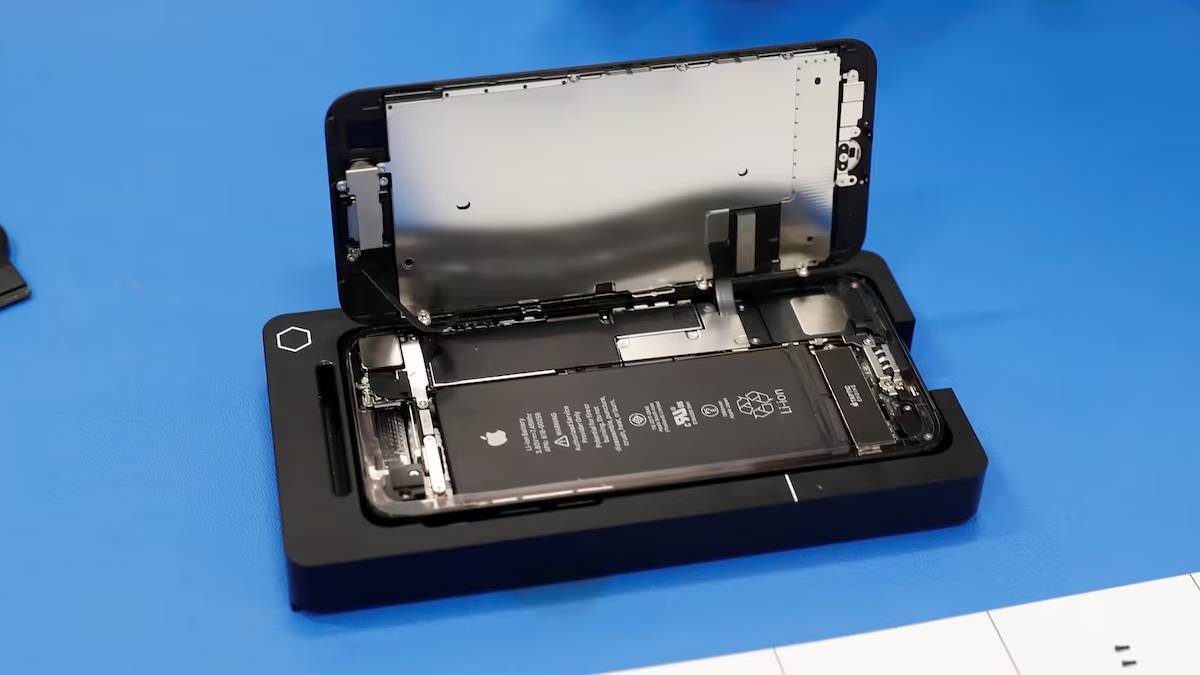 आईफ़ोन मिला? Apple इस भारतीय कंपनी को आपके लिए मरम्मत करने के लिए कहता है