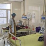 आत्मा को सलाम करें! महिला ने कोरोना के नए वेरिएंट को हराकर बेटी को जन्म दिया