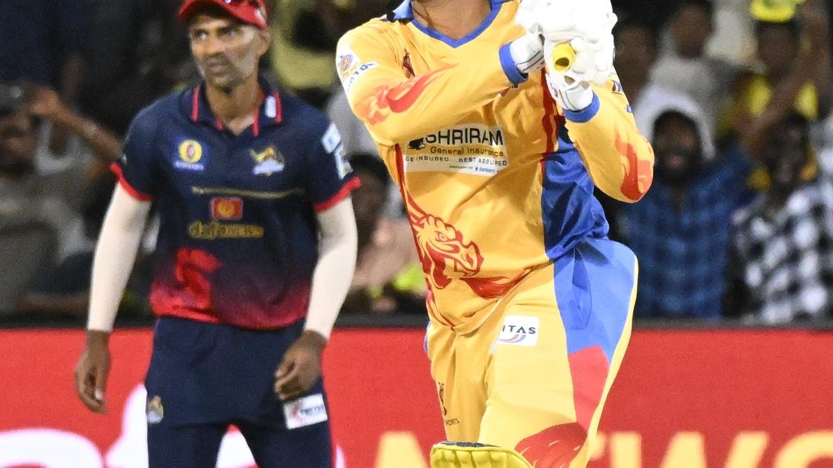 आर। अश्विन और वरुण चाकरवर्थी ने टीएनपीएल में एसकेएम सलेम स्पार्टन्स पर जीत के लिए डिंडीगुल ड्रेगन का नेतृत्व किया।