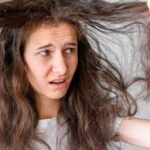 इस गर्मी के हेयरकेयर चेकलिस्ट के साथ fabulusly Frizz- मुक्त रहें!