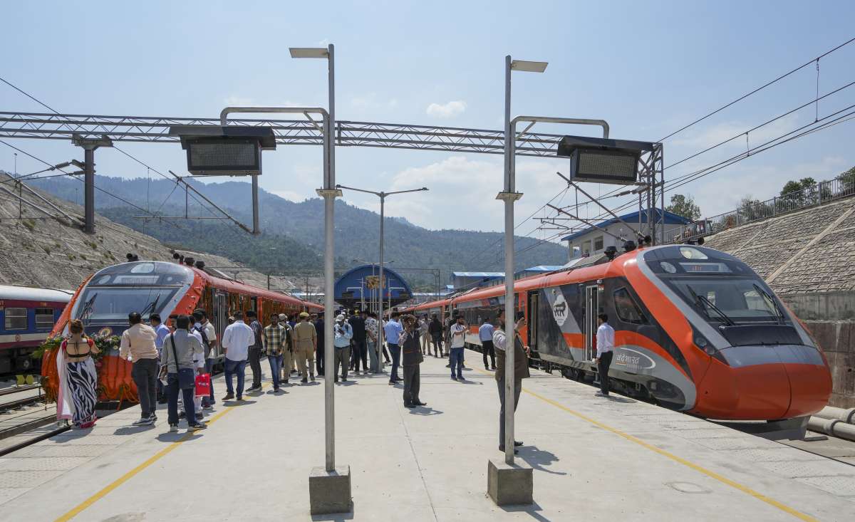 कटरा-श्रीनागर वंदे भारत ट्रेन यात्रियों के लिए अच्छी खबर: जुलाई से कश्मीरी व्यंजनों की सेवा करने के लिए IRCTC