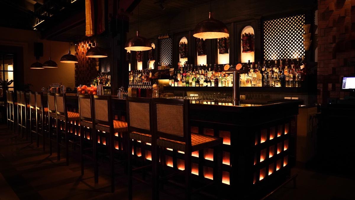 काठमांडू के दरबार मार्ग में पुराना घर भारतीय मिक्सोलॉजिस्ट यांगडुप लामा द्वारा सबसे नया कॉकटेल बार है