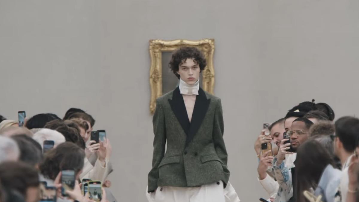 डायर के लिए जोनाथन एंडरसन एक गणना की गई, थोड़ी असंतुष्ट डेब्यू थी