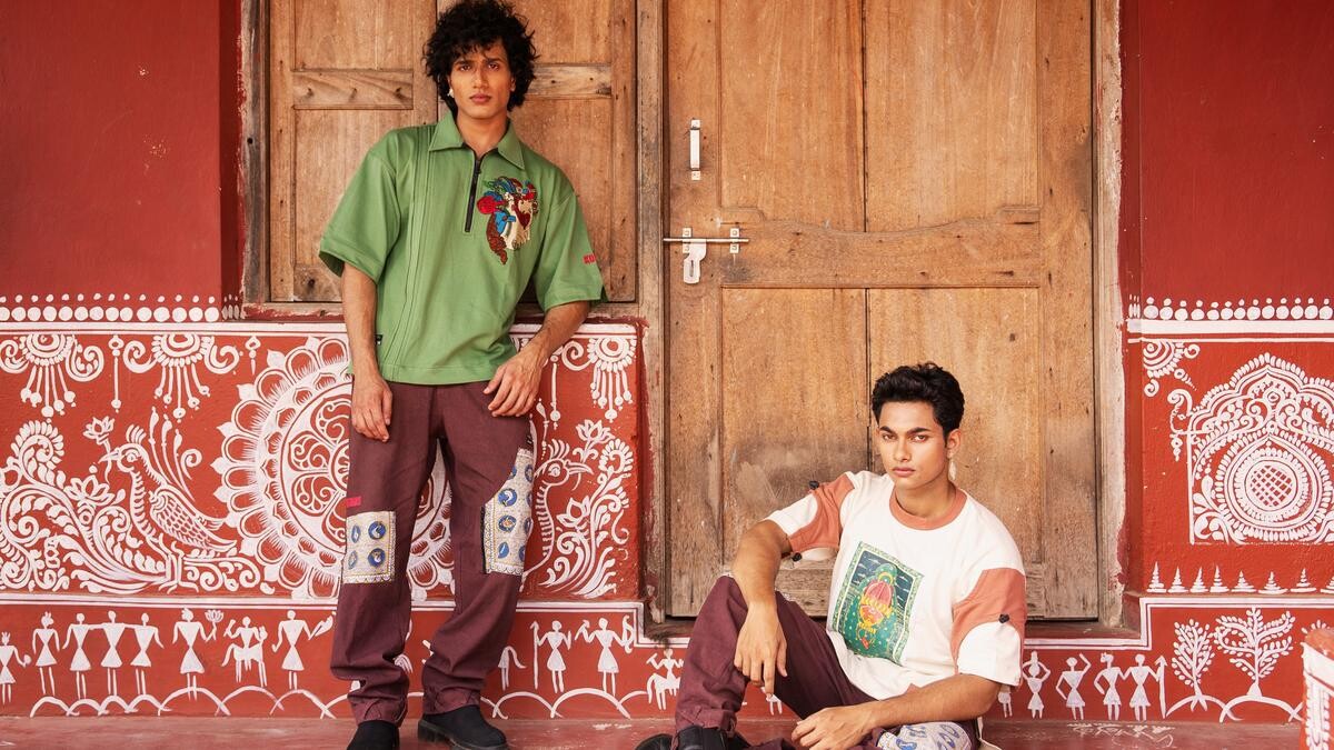 तीन फैशन लेबल एक आधुनिक मोड़ के साथ AAIR, PATTACHITRA और SHIBORI जैसे भारतीय शिल्प को पुनर्जीवित करते हैं