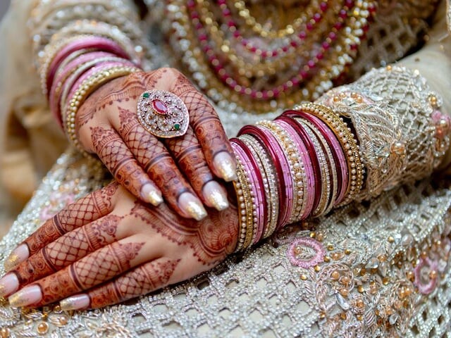 तीन भाई बहन के चक्कर में हैरान थे, दुल्हन के लिए यातना दी गई थी, फिर ...