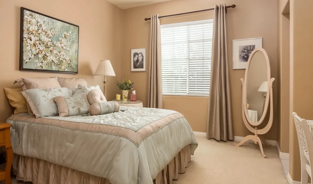 Pitro Ki Photo Kaha Lagaye