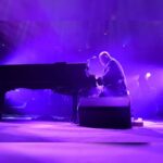 प्रसिद्ध गायक से मिलें जो अपनी दोस्तों की पत्नी के साथ संबंध बनाने के बाद कोमा में गिर गए, उससे शादी कर ली और बाद में तलाक दे दिया ... उसका नाम है