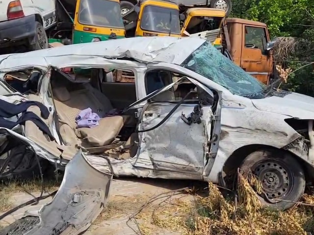 फरीदाबाद कार दुर्घटना: फरीदाबाद में एक विशाल सड़क दुर्घटना, जेसीबी कंपनी के 3 कर्मचारियों ने 2 कारों में मारे गए, 5 घायल