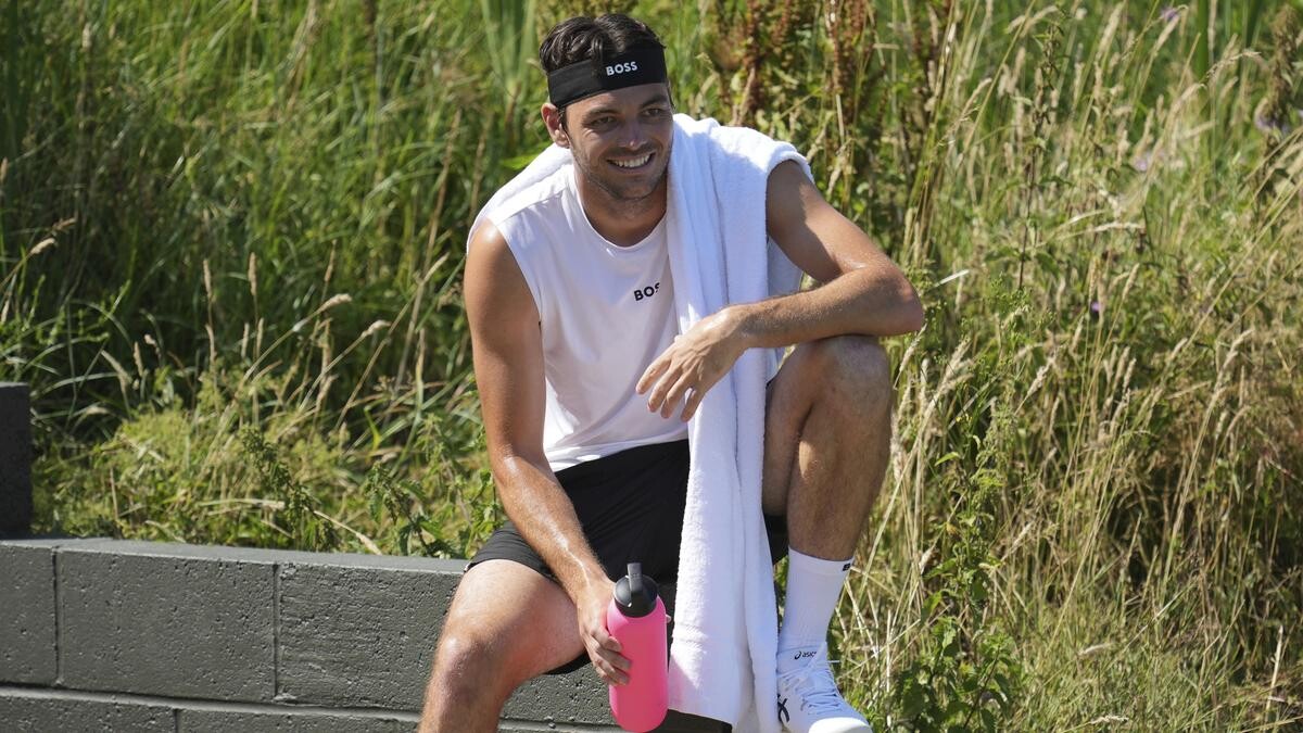 फ्रिट्ज ने ईस्टबॉर्न खिताब की रक्षा के लिए ब्रूक्सबी को हराया