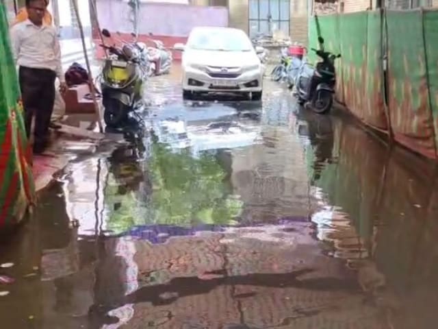बारिश के 20 मिनट में बाढ़! हर जगह अराजकता थी, न केवल घर के बाहर, बल्कि कहर भी
