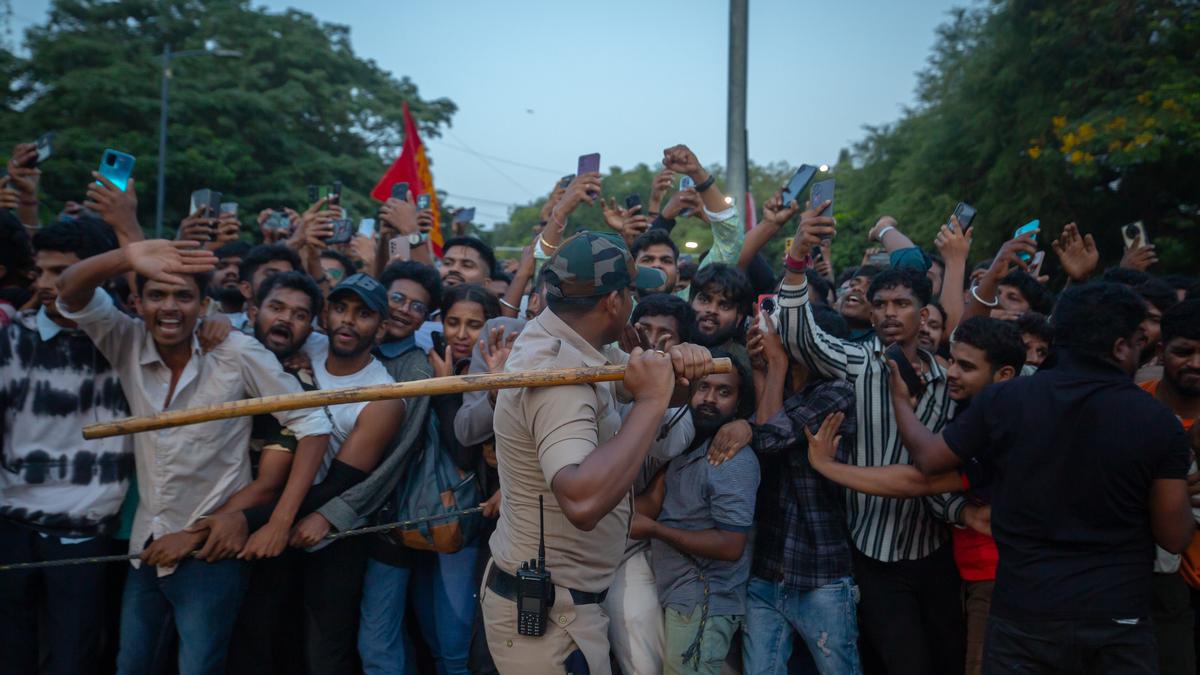 बेंगलुरु भगदड़: एक खेल-प्यार करने वाले शहर में अपराधबोध की गाढ़ा हलकों