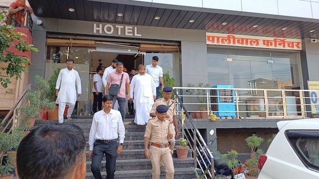 11 साल बाद, लोगों को भक्ति, बेवकूफ लोगों के नाम पर वर्षों से बनाया गया