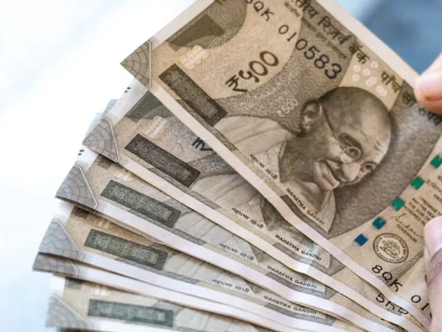 महिला इंस्पेक्टर ने तंत्र मोड से वश में किया, फिर शारीरिक संबंध बनाए