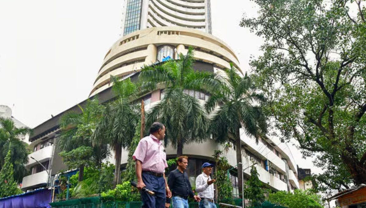 मार्केट क्लोजिंग बेल: Sensex 700 अंक अधिक है, निफ्टी 25,200 है, यह स्टॉक में वृद्धि है