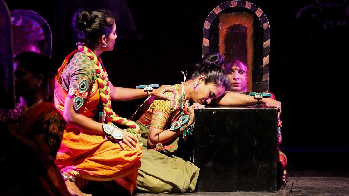 यह थिएटर फेस्टिवल तमिल थिएटर व्यक्तित्व एक मंगई और नारीवाद में उनके काम करता है