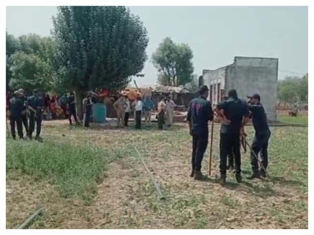 रात में कुछ बाधा थी ... फिर पत्नी ने पिहार को फोन किया और सुबह में पिता-पति का शरीर मिला