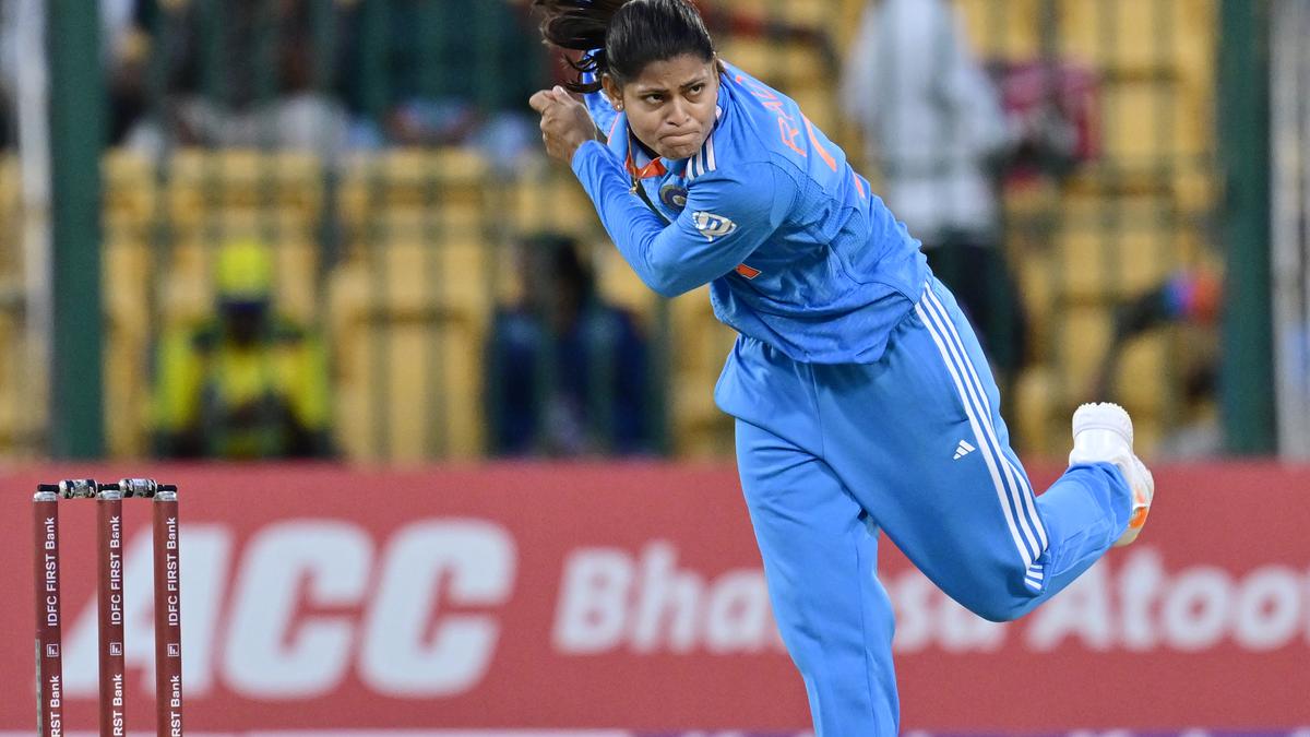 राधा यादव ने इंग्लैंड टूर के लिए भारत के दस्ते में शूची उपाध्याय की जगह ली है