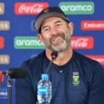 रोब वाल्टर ने दक्षिण अफ्रीका की नौकरी छोड़ने के बाद न्यूजीलैंड के क्रिकेट के मुख्य कोच के रूप में काम पर रखा