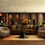 लक्जरी स्टोर और उनके immersive, शिल्प-केंद्रित इन-हाउस अनुभव