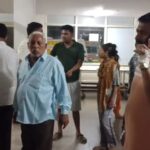 लड़की पिता और दो भाइयों को एक आमलेट में खिलाने के बाद प्रेमी के साथ भाग गई