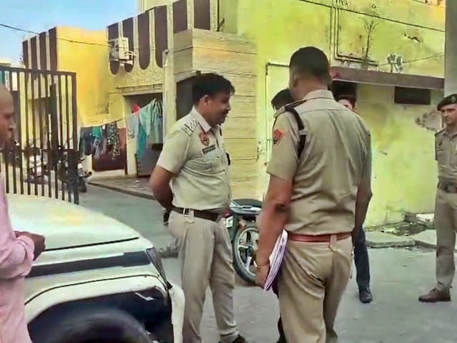 साथी में रहते हैं महिला की हत्या कर दी, अपने पति को छोड़ दिया और अभियुक्त के साथ रहीं
