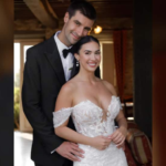 लॉरेन गॉटलीड टाईस द नॉट विथ ब्यू टोबियास जोन्स - वेडिंग पिक वायरल हो जाता है