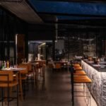 लोनावाल में आकाश उच्च: मार्की ने सहधरी के विचारों के साथ शिल्प कॉकटेल का मिश्रण किया