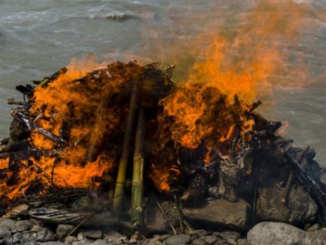 व्यक्ति ने सेठ-सेठानी को भगवान के रूप में माना, मालिक मौत के बाद अंतिम दर्शन में आया, जैसे ही उसने आवाज सुनी तो सांस लेना शुरू कर दिया
